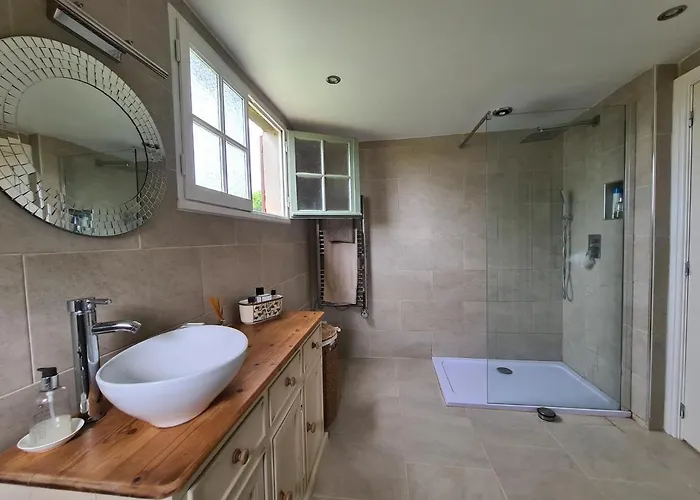 Le Shedeaux بيت خشبي