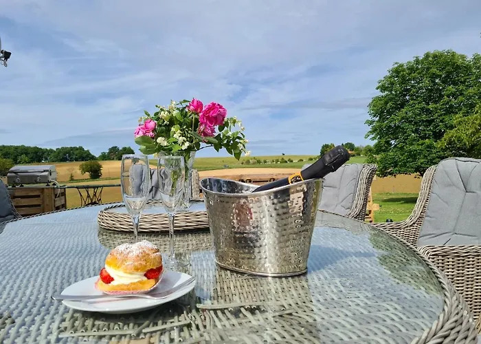 Le Shedeaux Orman Evi *